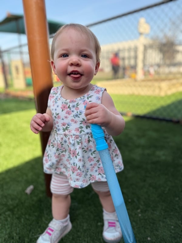 This month, we're learning all about what’s beneath our feet, from rocks and leaves to dirt and grass. 🌱 Our students are having lots of fun with hands-on experiences like exploring the world around them