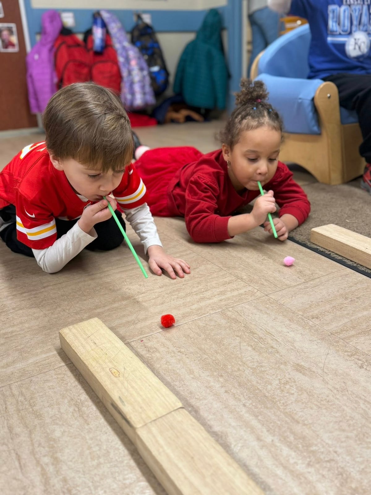 Pre-K 1 Noggin Joggin Invite the children to work together to use force to provide motion to the pom-poms.