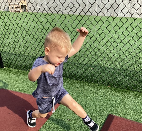 Kiddo jumping from block to block